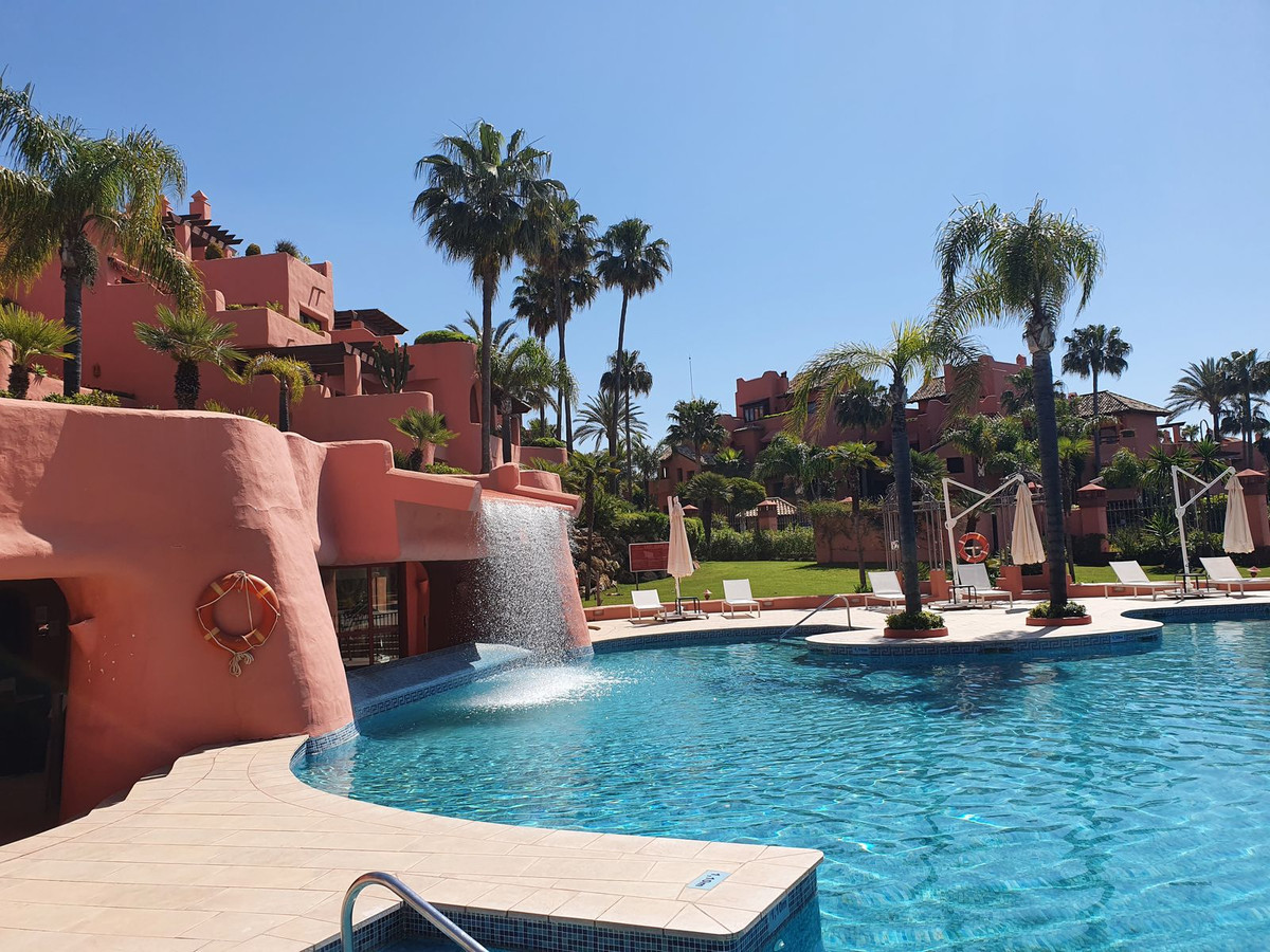 3 Bed Apartment for sale in Estepona Costa Del Sol, Málaga, Spain
