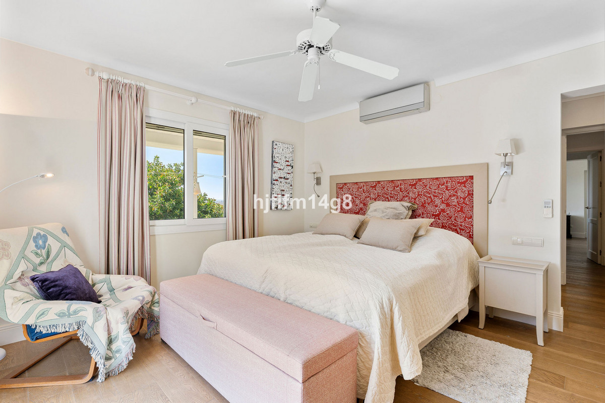 Se vende Villa - Chalet de 4 dormitorios en Costa Del Sol, Málaga, España
