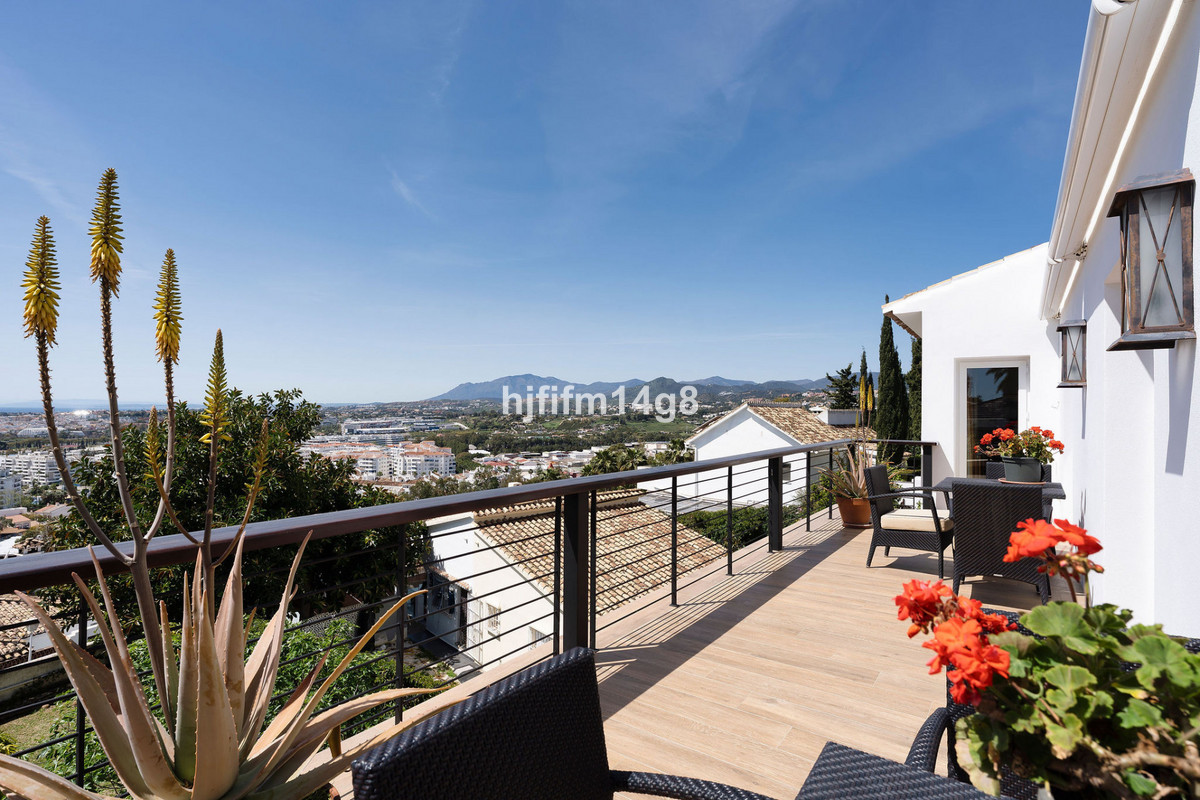Se vende Villa - Chalet de 4 dormitorios en Costa Del Sol, Málaga, España