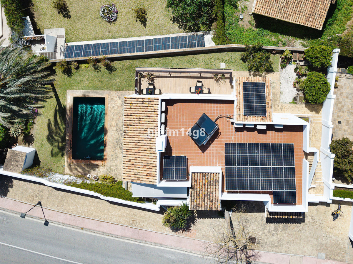Se vende Villa - Chalet de 4 dormitorios en Costa Del Sol, Málaga, España