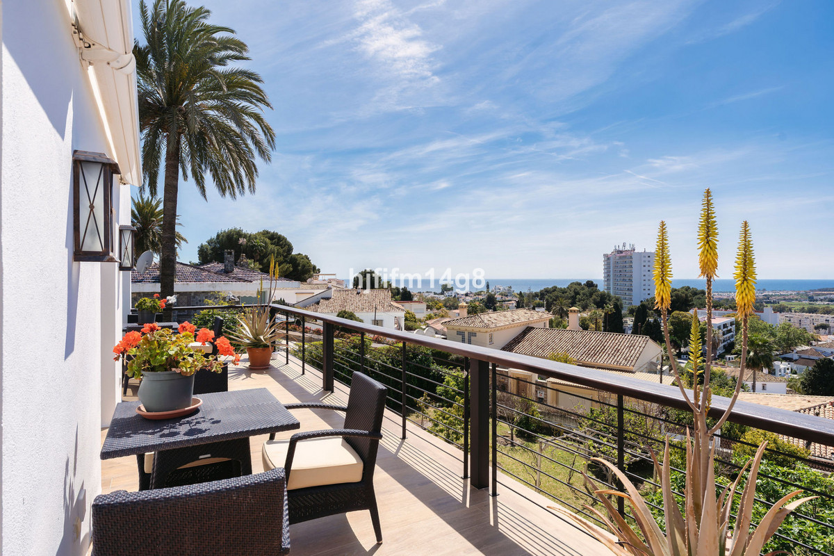 Se vende Villa - Chalet de 4 dormitorios en Costa Del Sol, Málaga, España