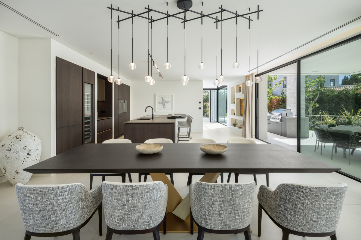 Se vende Villa - Chalet de 6 dormitorios en Costa Del Sol, Málaga, España