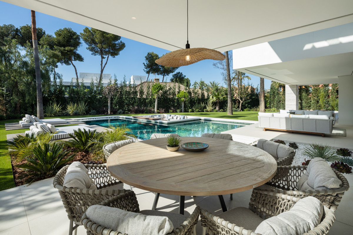 Se vende Villa - Chalet de 6 dormitorios en Costa Del Sol, Málaga, España