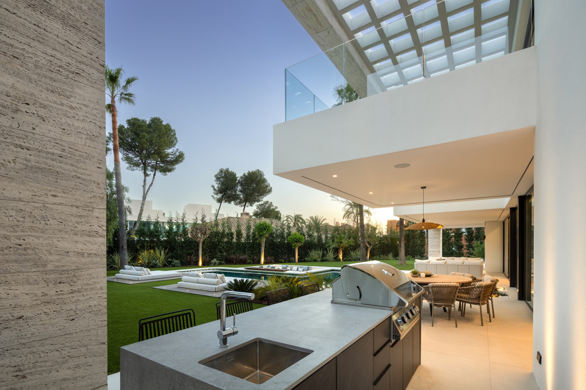 Se vende Villa - Chalet de 6 dormitorios en Costa Del Sol, Málaga, España