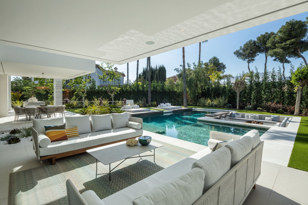 Se vende Villa - Chalet de 6 dormitorios en Costa Del Sol, Málaga, España
