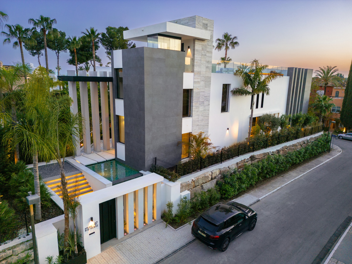 Se vende Villa - Chalet de 6 dormitorios en Costa Del Sol, Málaga, España