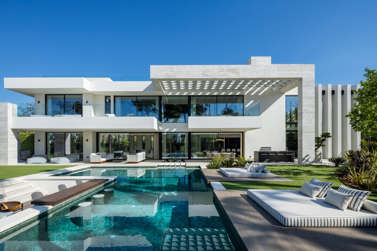 Se vende Villa - Chalet de 6 dormitorios en Costa Del Sol, Málaga, España