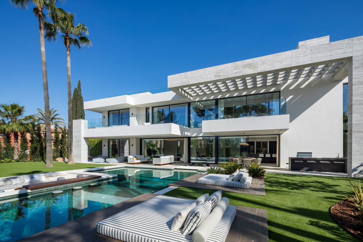 Se vende Villa - Chalet de 6 dormitorios en Costa Del Sol, Málaga, España