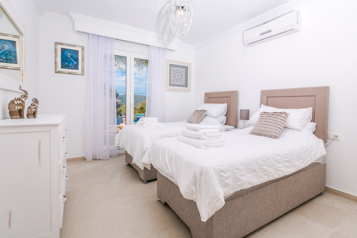 6 Bed Townhouse for sale in Javea Costa Blanca, Alicante, Spain