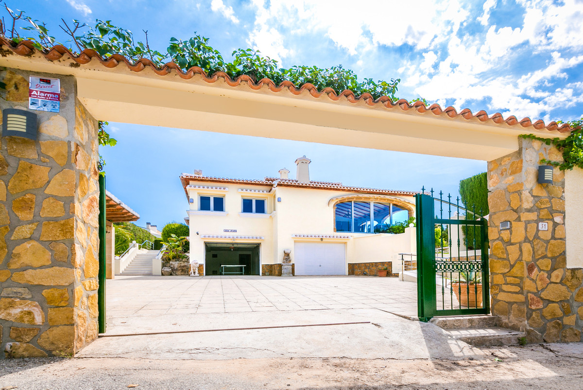 6 Bed Townhouse for sale in Javea Costa Blanca, Alicante, Spain