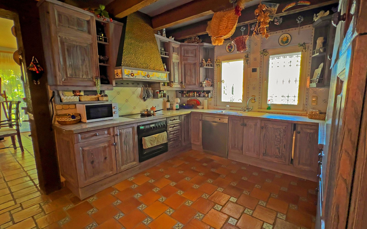 Se vende Villa - Chalet de 6 dormitorios en Costa Del Sol, Málaga, España