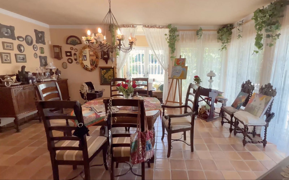 Se vende Villa - Chalet de 6 dormitorios en Costa Del Sol, Málaga, España