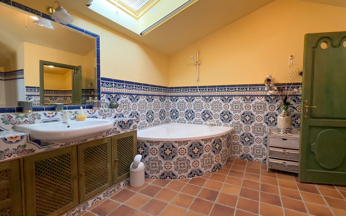 Se vende Villa - Chalet de 6 dormitorios en Costa Del Sol, Málaga, España
