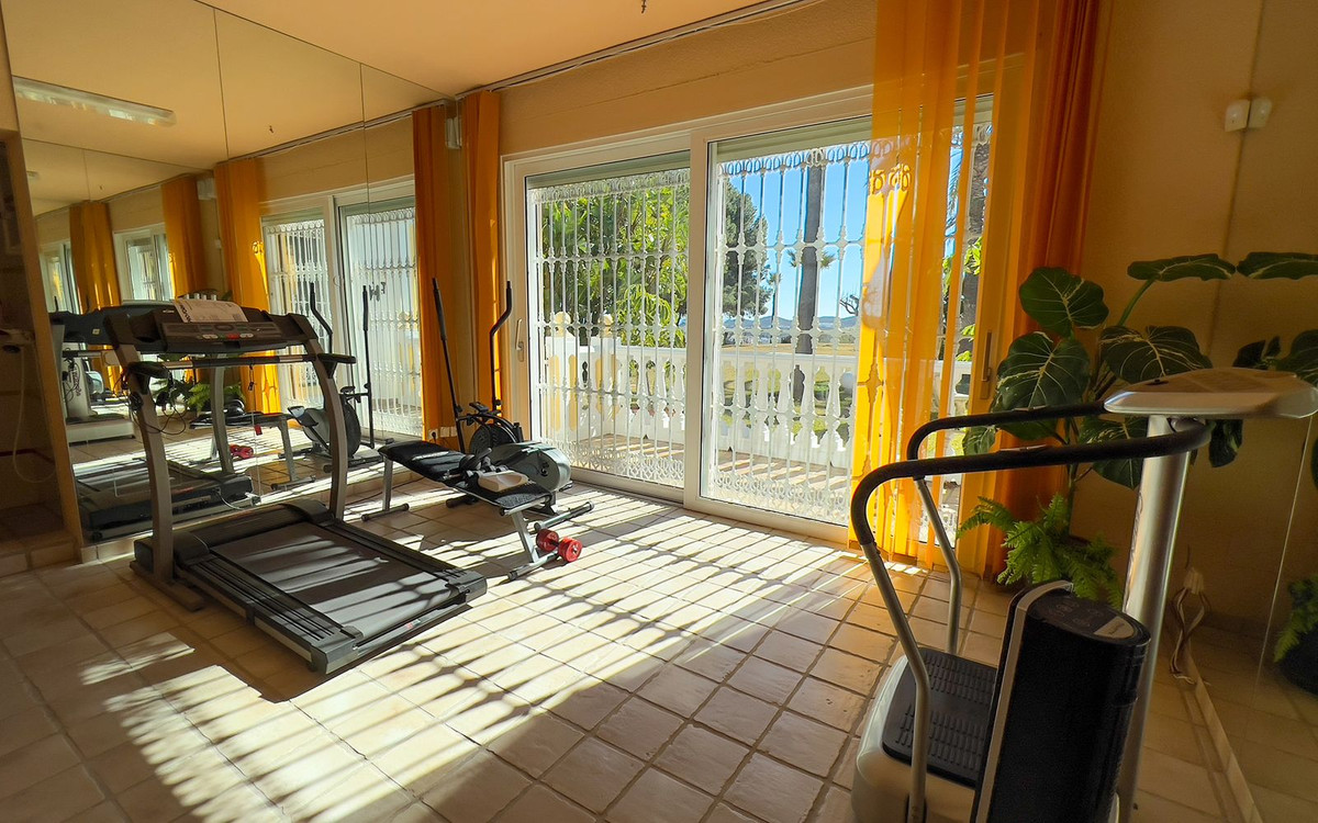 Se vende Villa - Chalet de 6 dormitorios en Costa Del Sol, Málaga, España