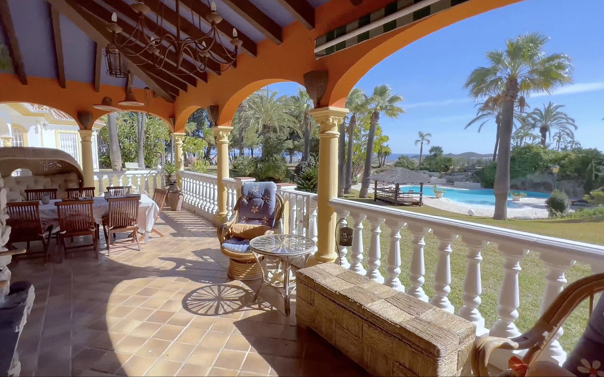 Se vende Villa - Chalet de 6 dormitorios en Costa Del Sol, Málaga, España