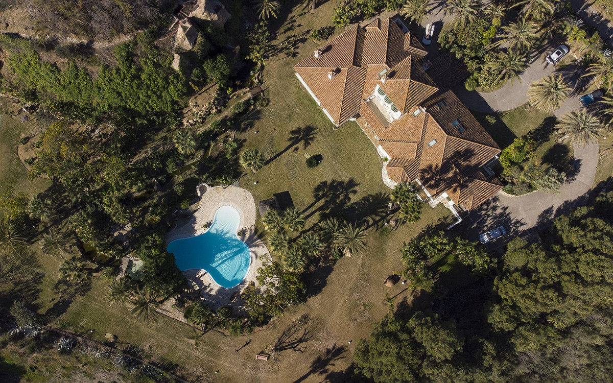 Se vende Villa - Chalet de 6 dormitorios en Costa Del Sol, Málaga, España