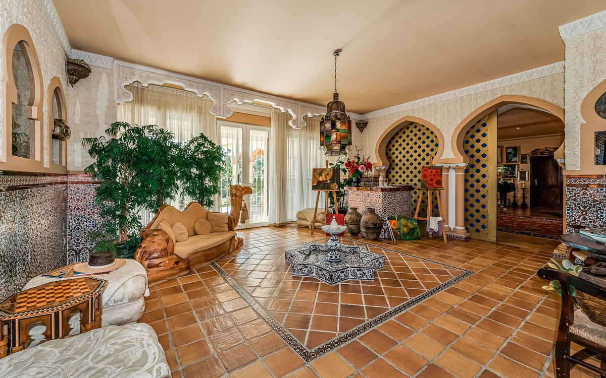 Se vende Villa - Chalet de 6 dormitorios en Costa Del Sol, Málaga, España