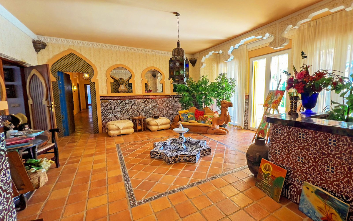 Se vende Villa - Chalet de 6 dormitorios en Costa Del Sol, Málaga, España
