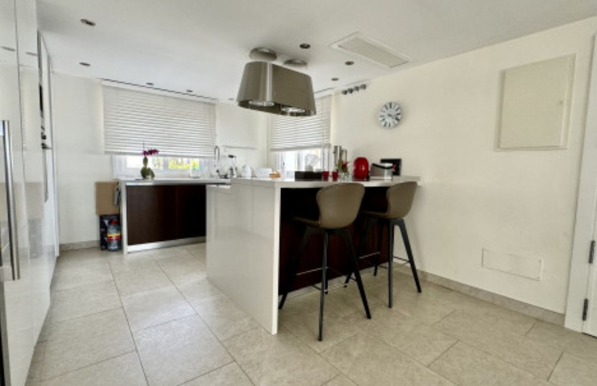 3 Bed Apartment for sale in Estepona Costa Del Sol, Málaga, Spain