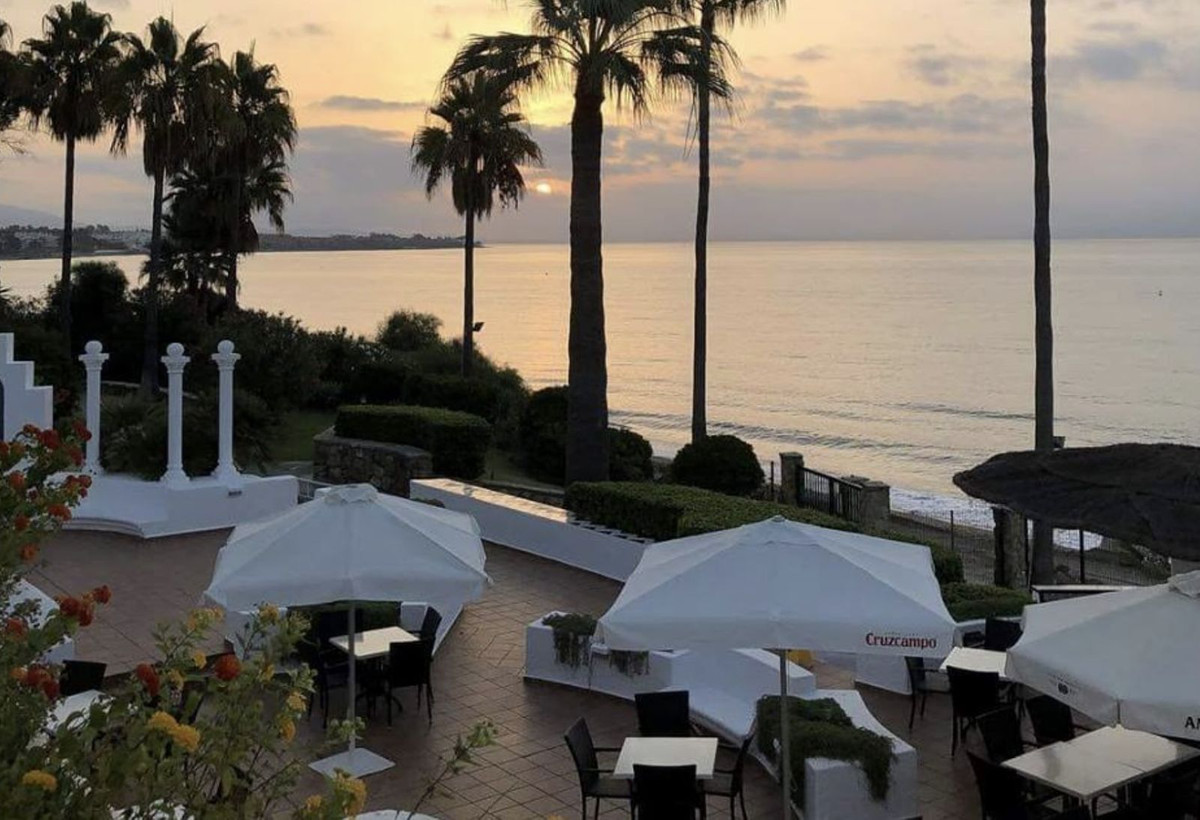 3 Bed Apartment for sale in Estepona Costa Del Sol, Málaga, Spain