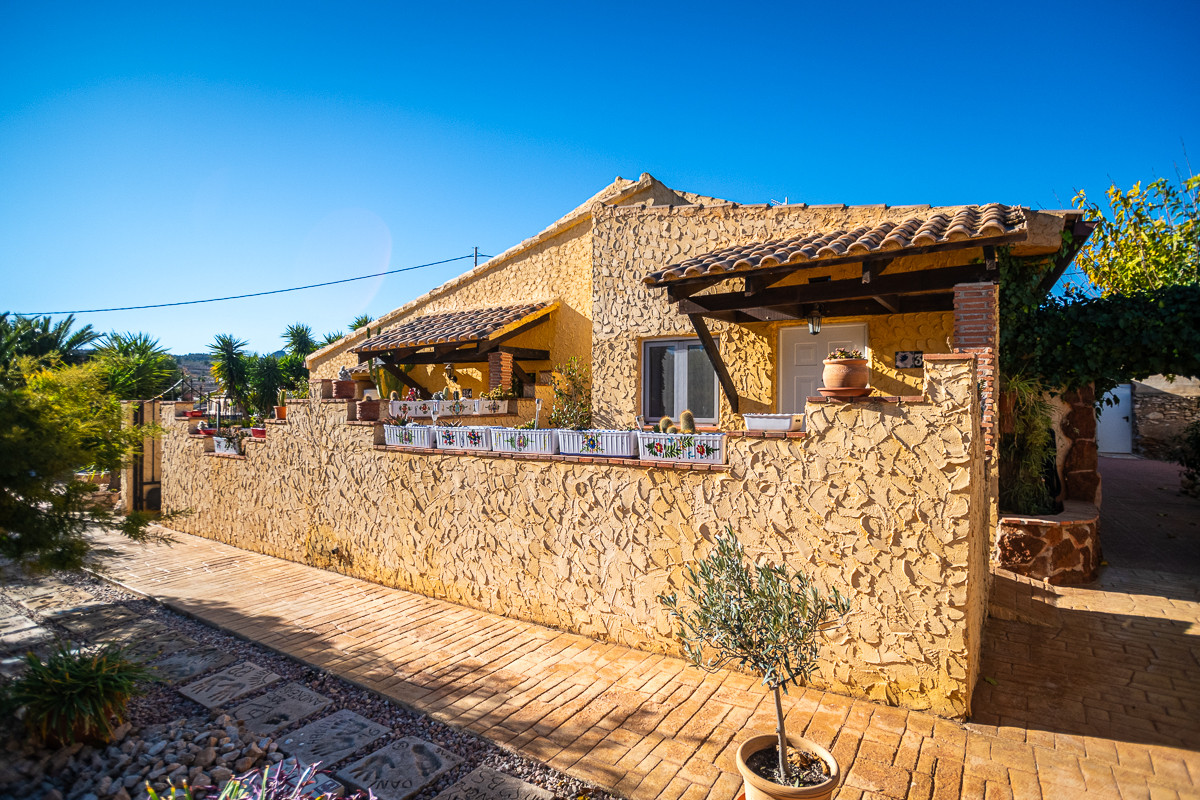 6 Bed Commercial unit for sale in Hondón De Las Nieves Costa Blanca, Alicante, Spain