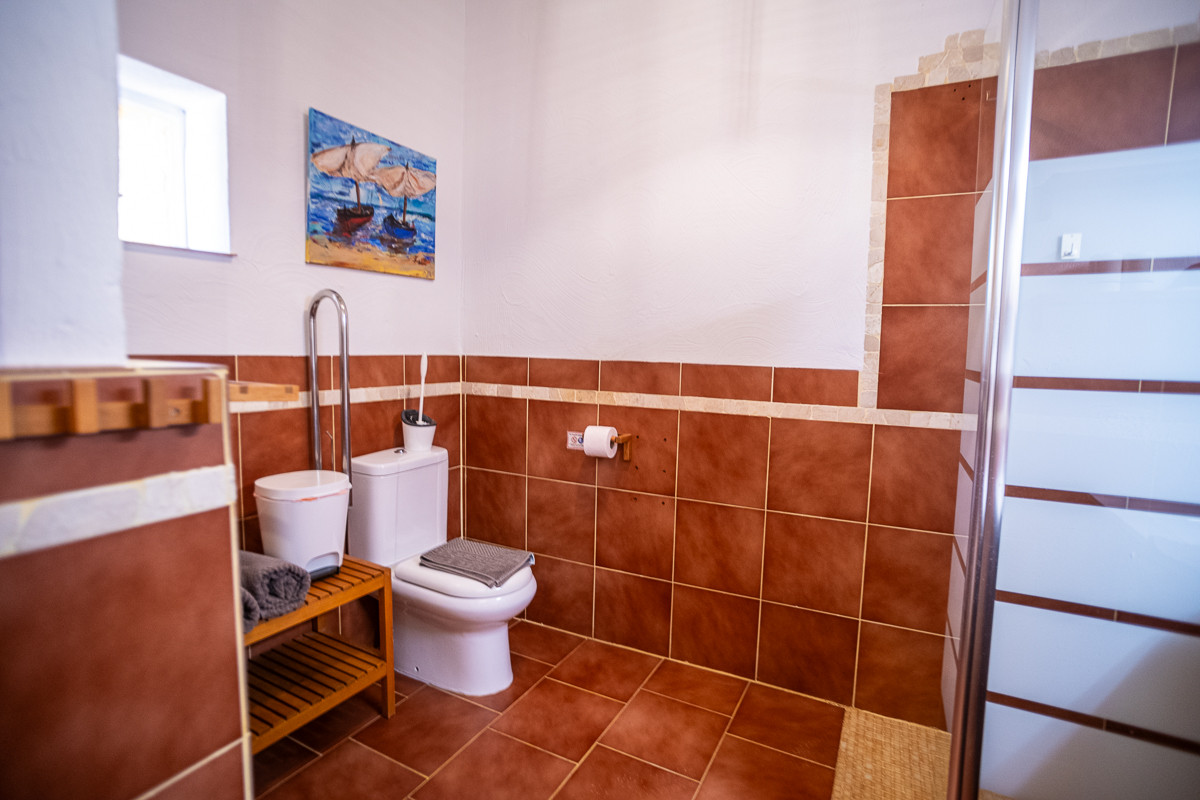 6 Bed Commercial unit for sale in Hondón De Las Nieves Costa Blanca, Alicante, Spain