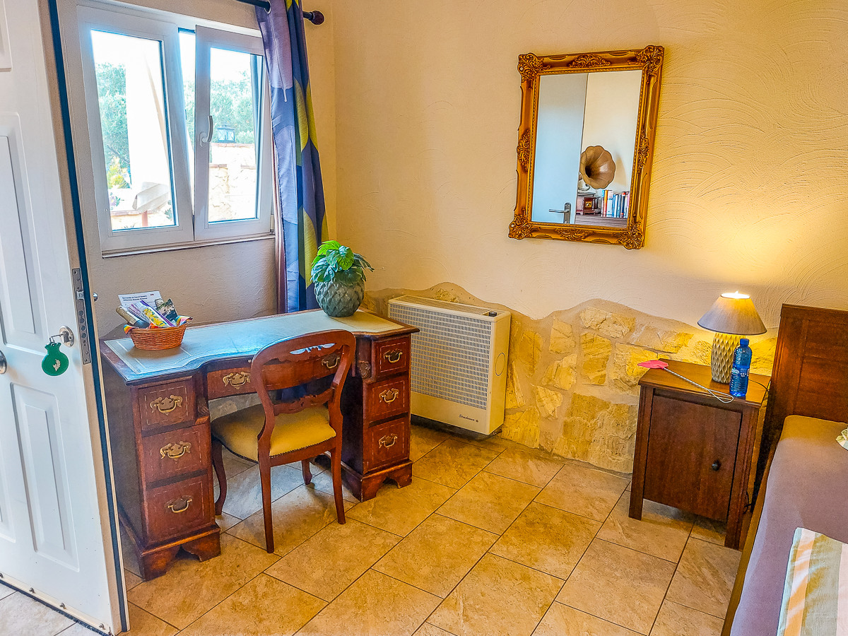 6 Bed Commercial unit for sale in Hondón De Las Nieves Costa Blanca, Alicante, Spain