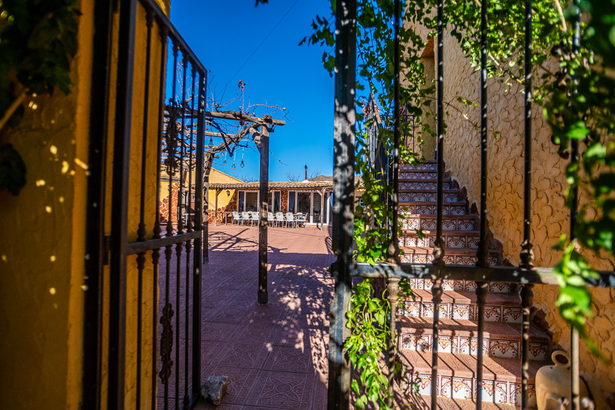 6 Bed Commercial unit for sale in Hondón De Las Nieves Costa Blanca, Alicante, Spain