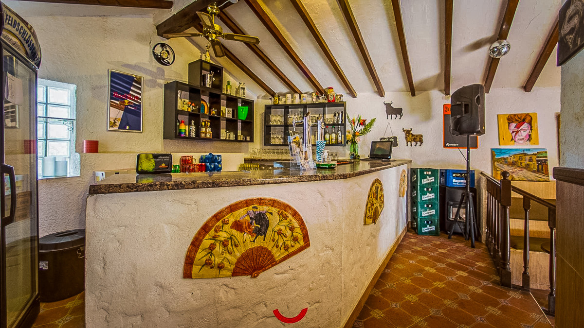 6 Bed Commercial unit for sale in Hondón De Las Nieves Costa Blanca, Alicante, Spain