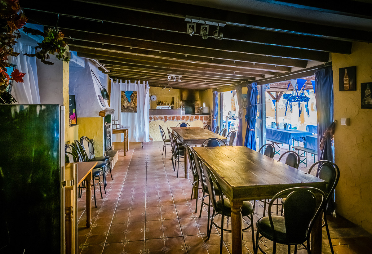 6 Bed Commercial unit for sale in Hondón De Las Nieves Costa Blanca, Alicante, Spain