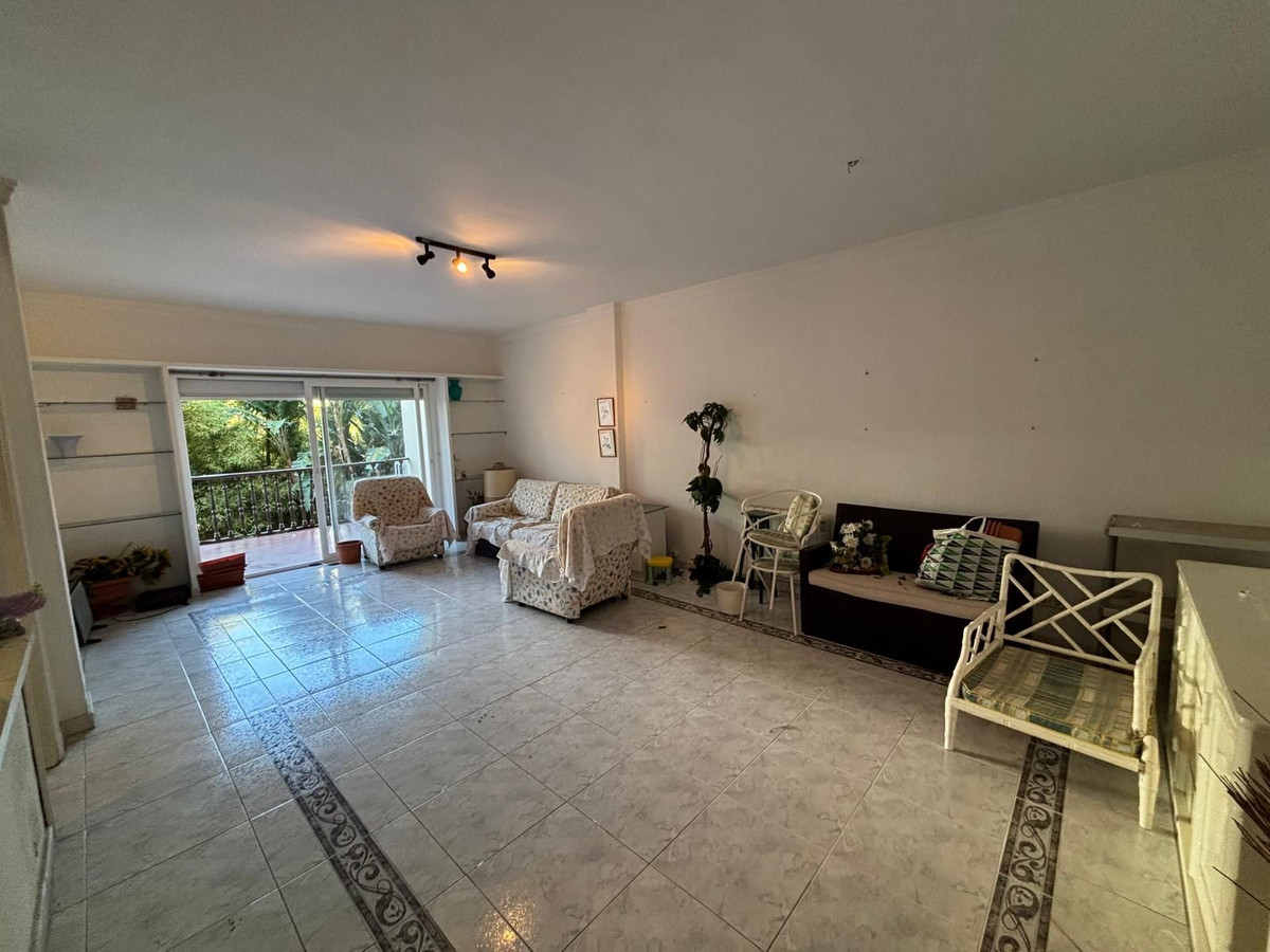 3 Bed Apartment for sale in Nueva Andalucía Costa Del Sol, Málaga, Spain