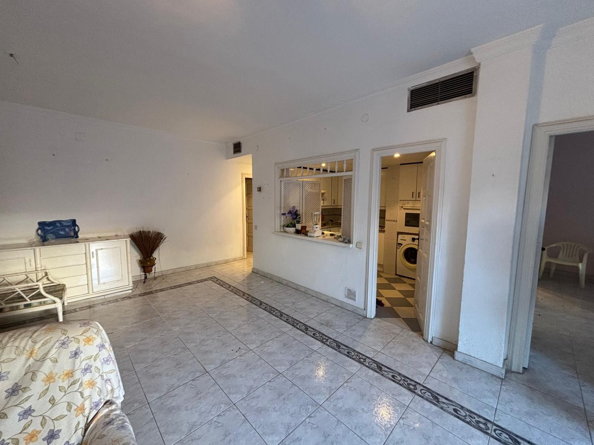 3 Bed Apartment for sale in Nueva Andalucía Costa Del Sol, Málaga, Spain