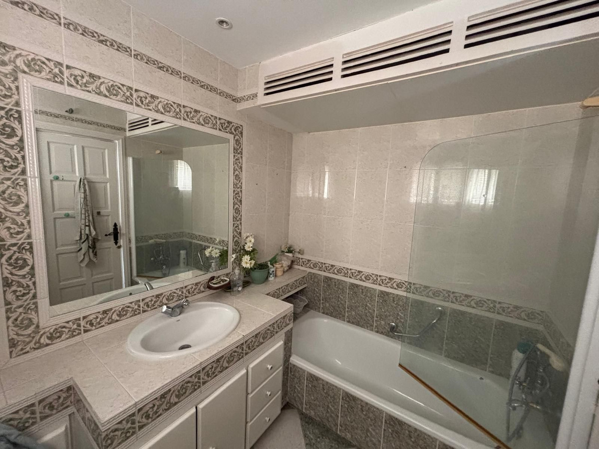 3 Bed Apartment for sale in Nueva Andalucía Costa Del Sol, Málaga, Spain