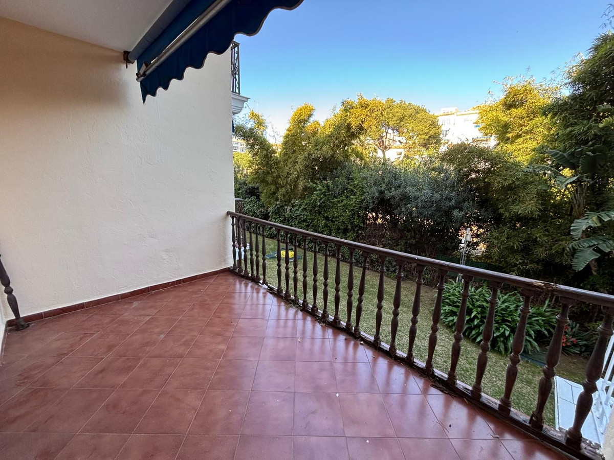 3 Bed Apartment for sale in Nueva Andalucía Costa Del Sol, Málaga, Spain