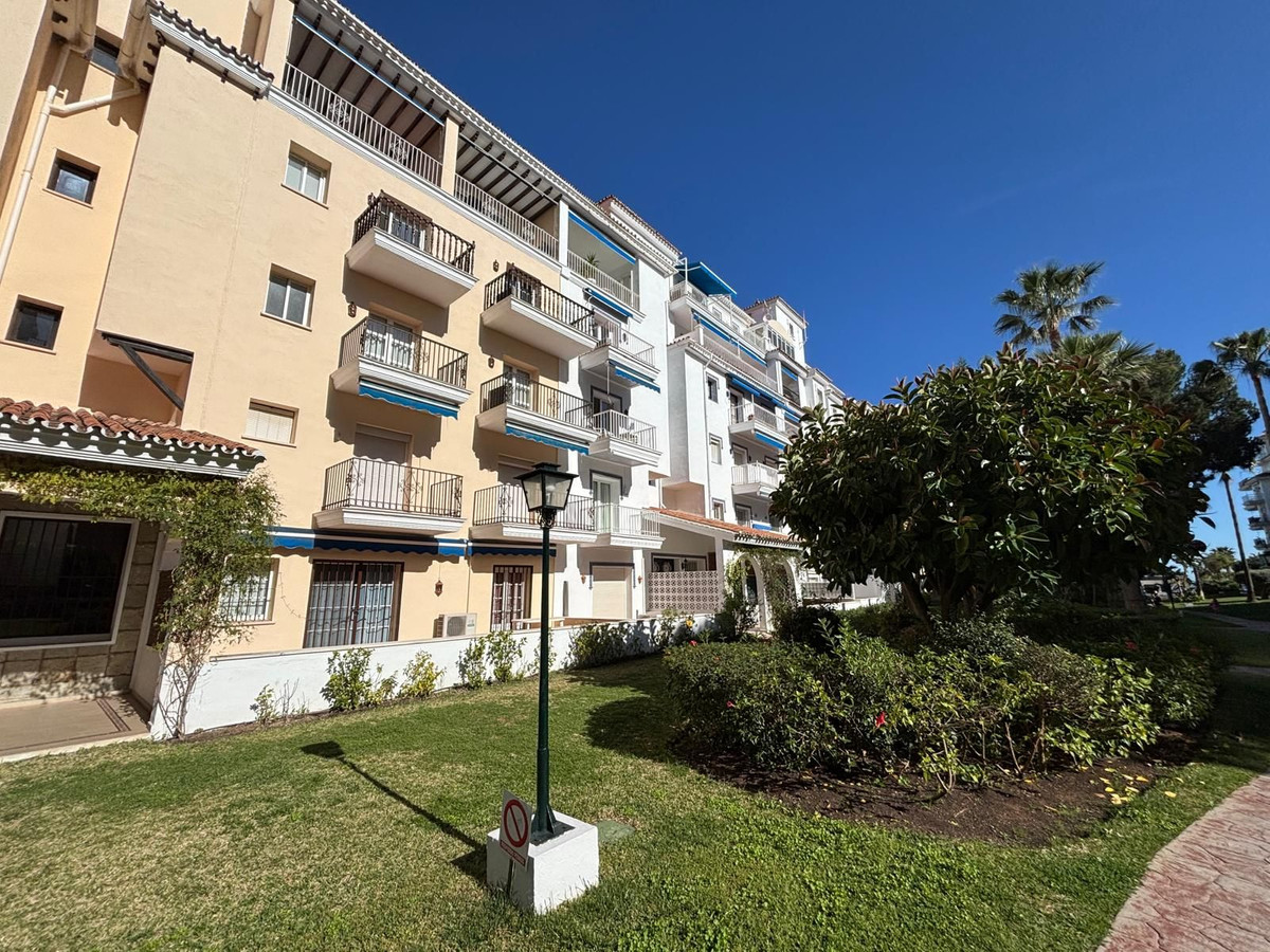 3 Bed Apartment for sale in Nueva Andalucía Costa Del Sol, Málaga, Spain
