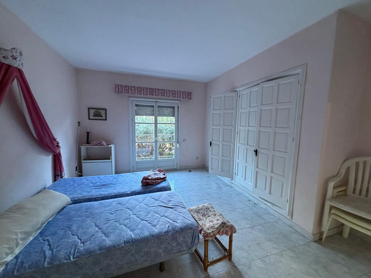 3 Bed Apartment for sale in Nueva Andalucía Costa Del Sol, Málaga, Spain