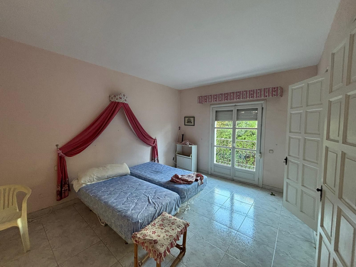 3 Bed Apartment for sale in Nueva Andalucía Costa Del Sol, Málaga, Spain