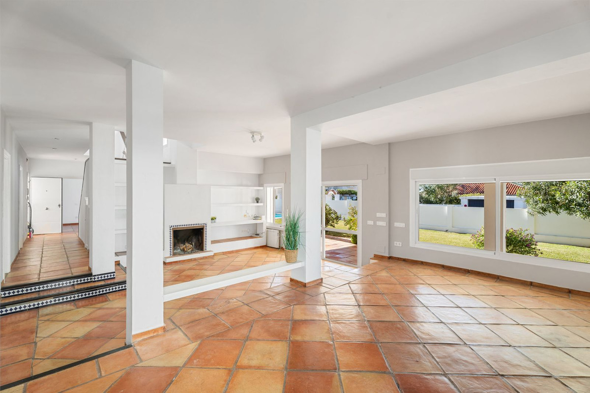 Se vende Villa - Chalet de 5 dormitorios en Costa Del Sol, Málaga, España