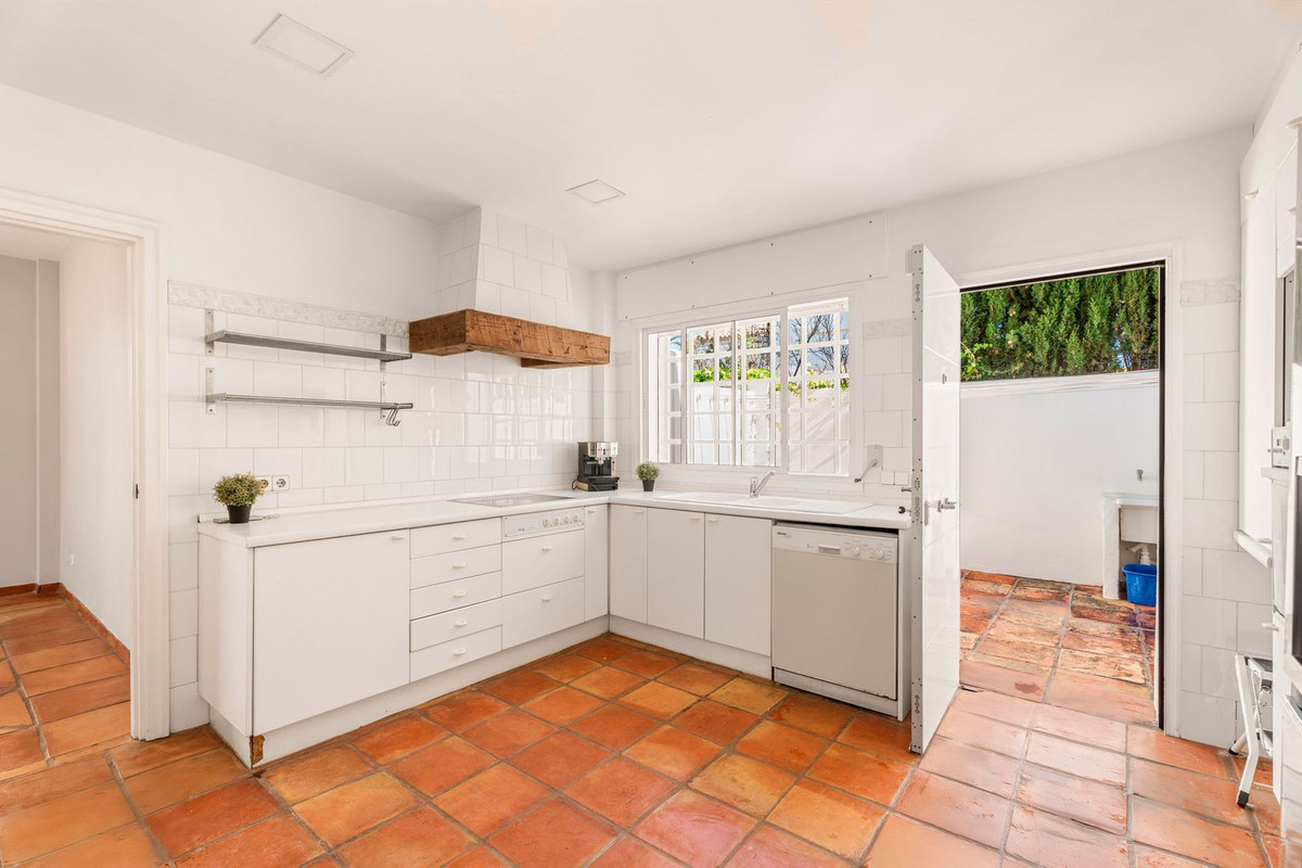 Se vende Villa - Chalet de 5 dormitorios en Costa Del Sol, Málaga, España