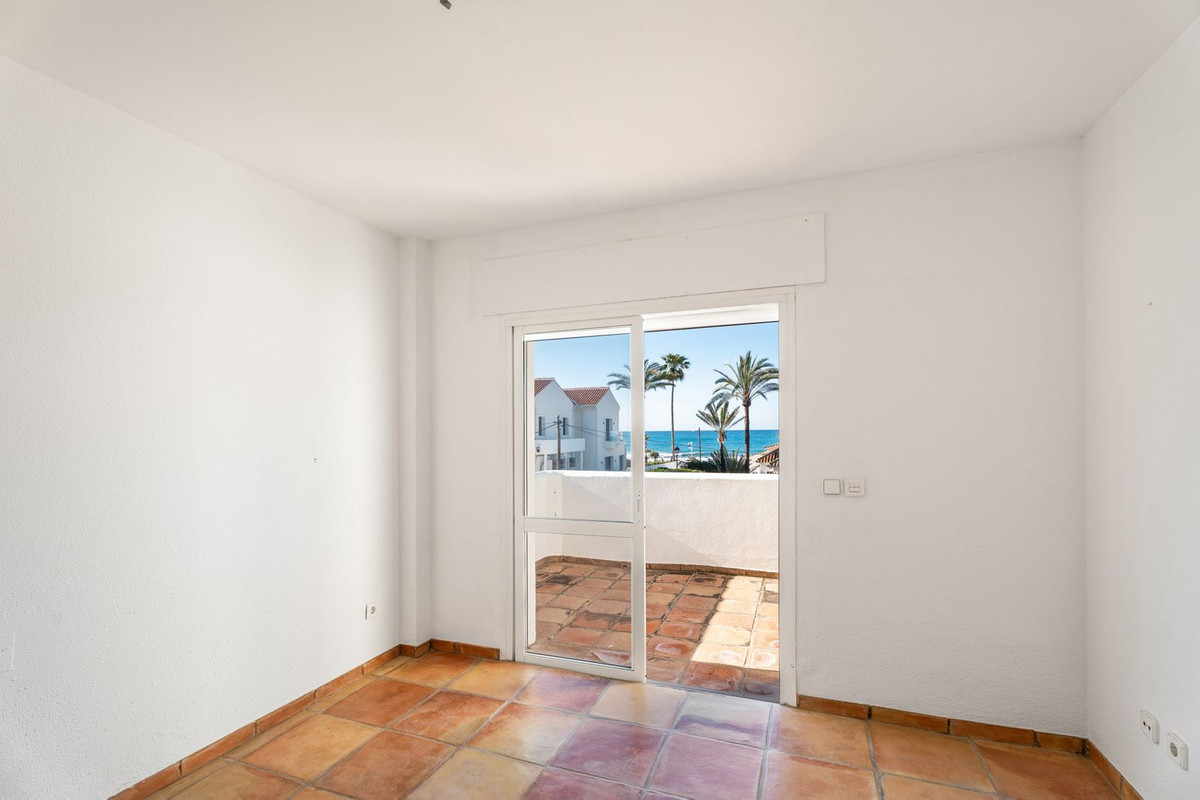 Se vende Villa - Chalet de 5 dormitorios en Costa Del Sol, Málaga, España