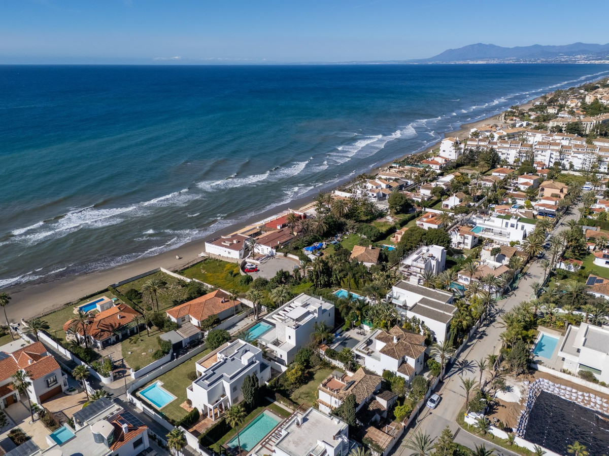 Se vende Villa - Chalet de 5 dormitorios en Costa Del Sol, Málaga, España