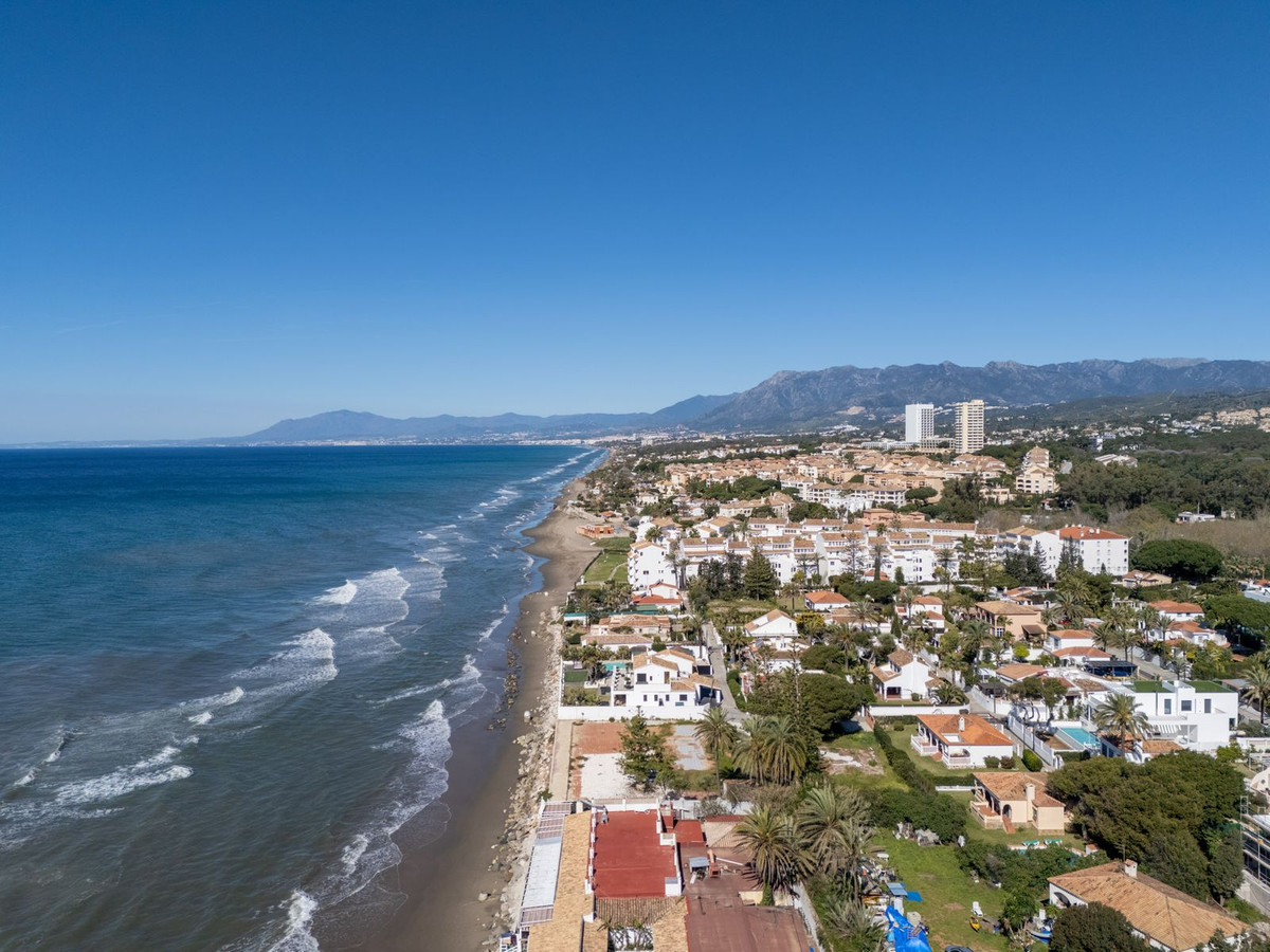 Se vende Villa - Chalet de 5 dormitorios en Costa Del Sol, Málaga, España