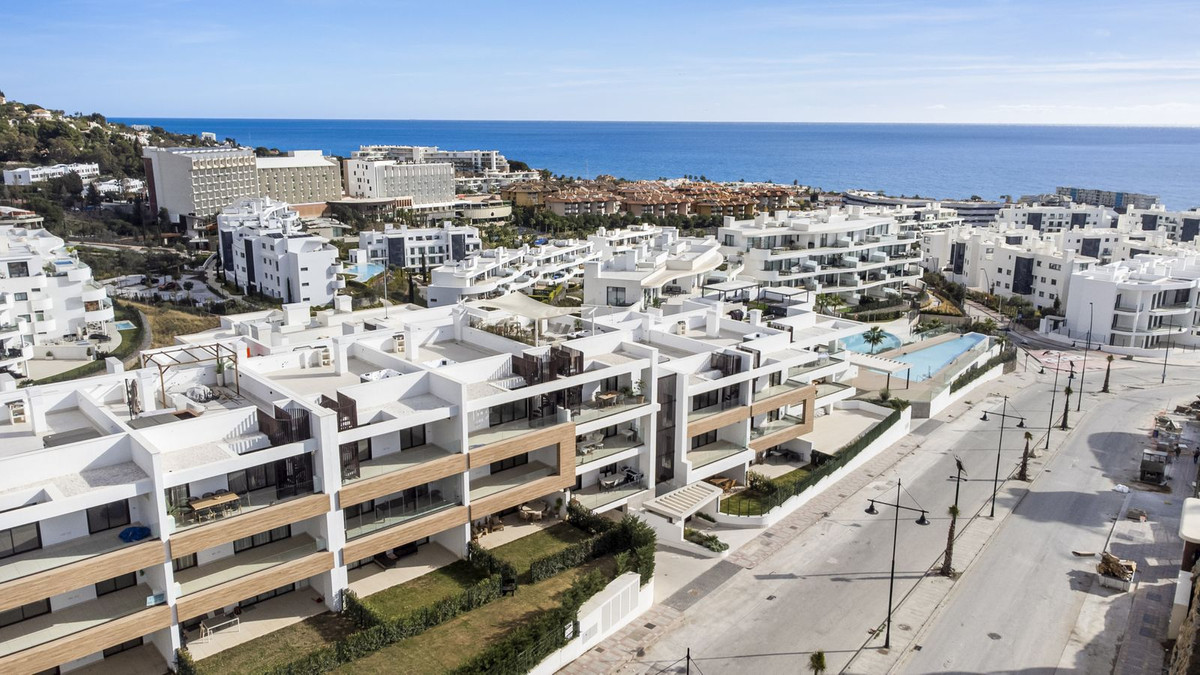 2 Bed Apartment for sale in Fuengirola Costa Del Sol, Málaga, Spain
