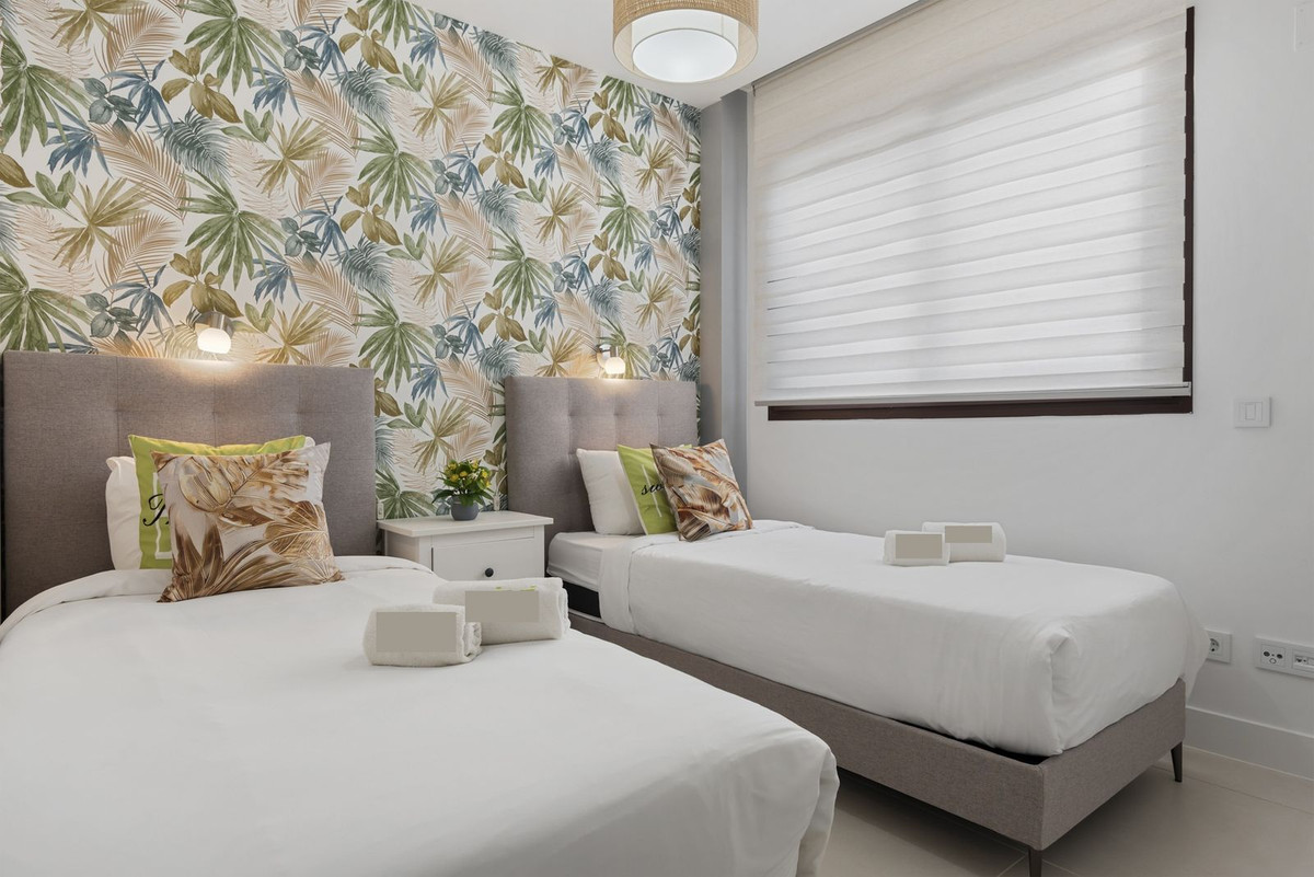 2 Bed Apartment for sale in Fuengirola Costa Del Sol, Málaga, Spain