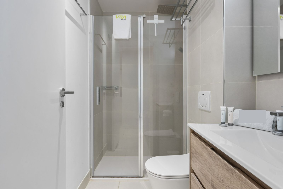 2 Bed Apartment for sale in Fuengirola Costa Del Sol, Málaga, Spain