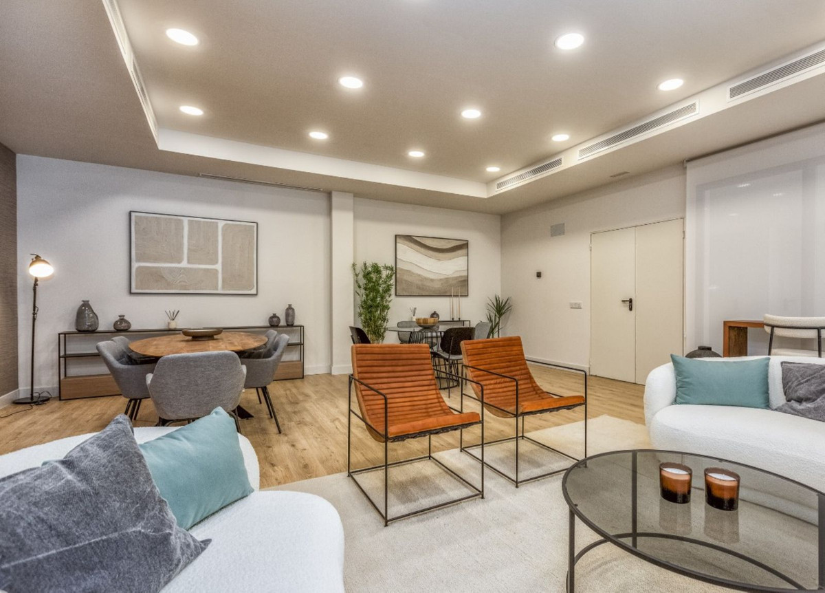 2 Bed Apartment for sale in Fuengirola Costa Del Sol, Málaga, Spain