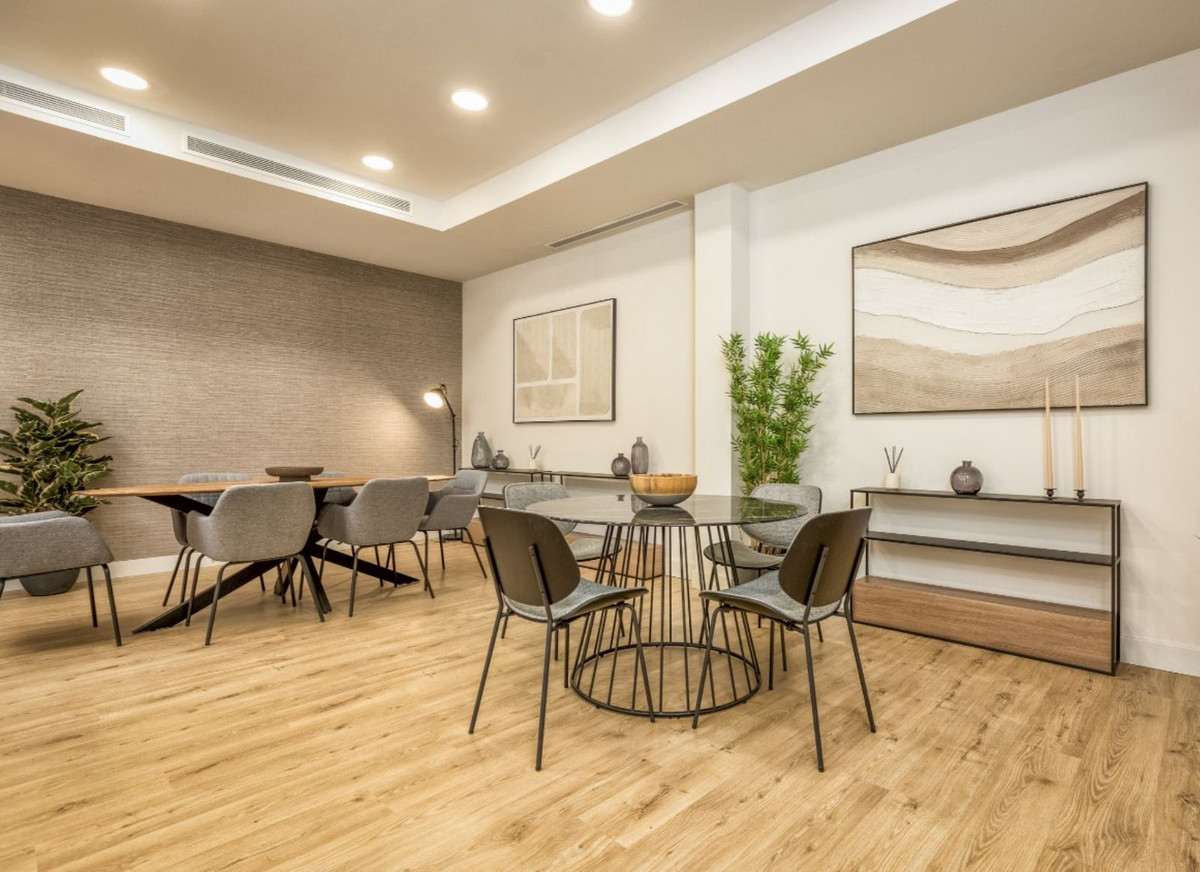 2 Bed Apartment for sale in Fuengirola Costa Del Sol, Málaga, Spain