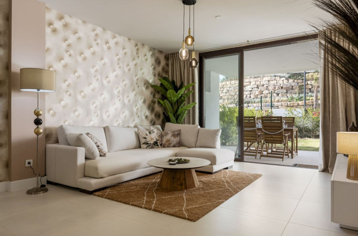 2 Bed Apartment for sale in Fuengirola Costa Del Sol, Málaga, Spain