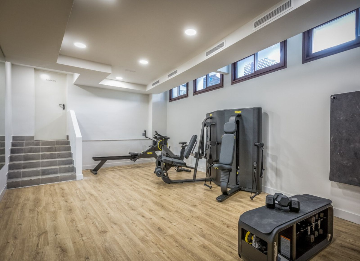 2 Bed Apartment for sale in Fuengirola Costa Del Sol, Málaga, Spain