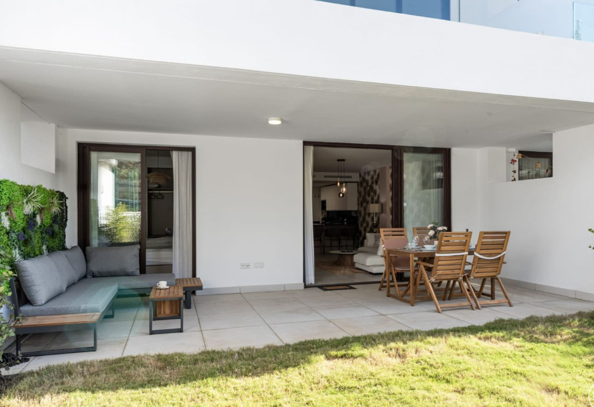 2 Bed Apartment for sale in Fuengirola Costa Del Sol, Málaga, Spain